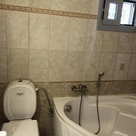 アパート Livieratos